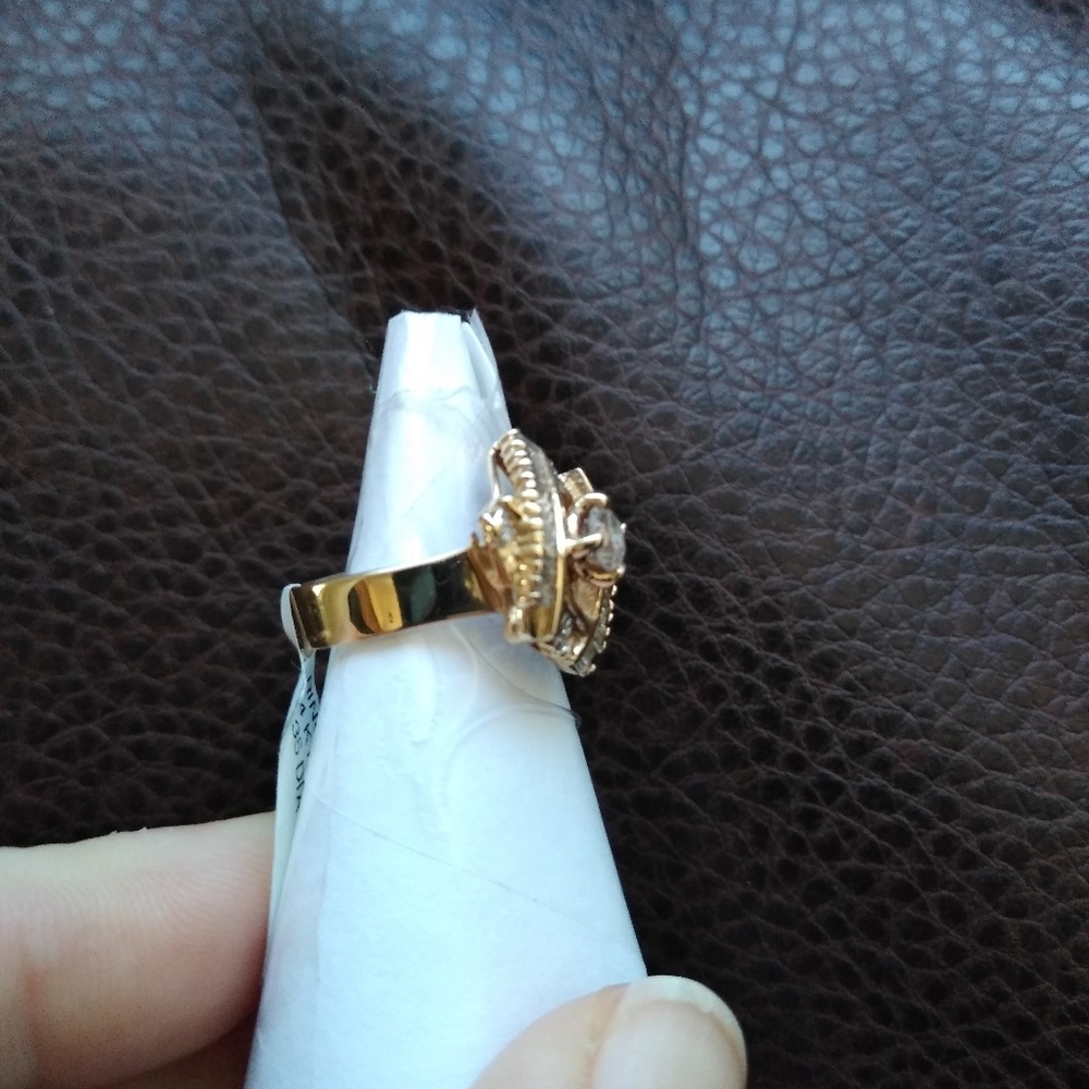 Diamond Ring - Picture 2 of 8